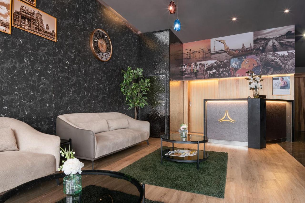 Aspira Gems Center Silom Hotel Банкок Екстериор снимка