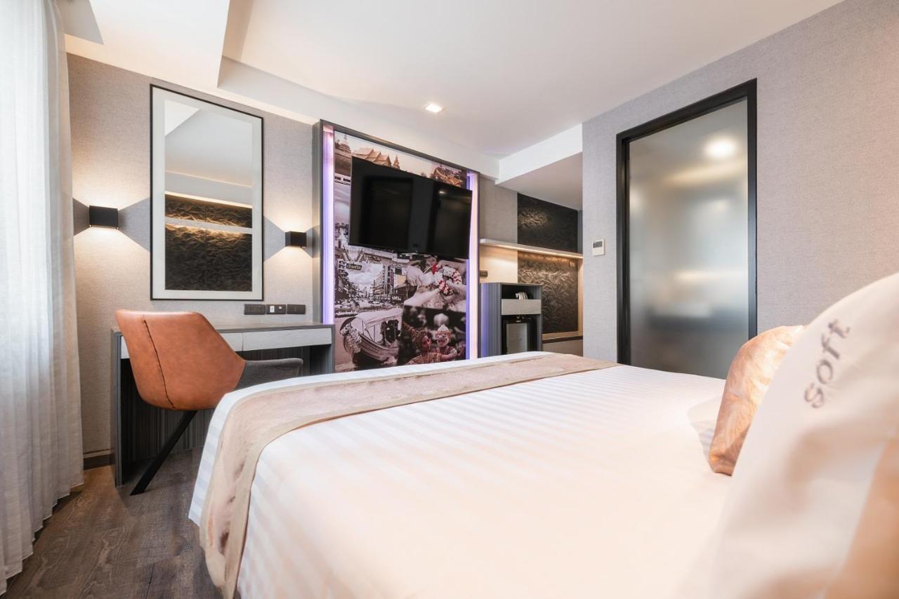 Aspira Gems Center Silom Hotel Банкок Стая снимка