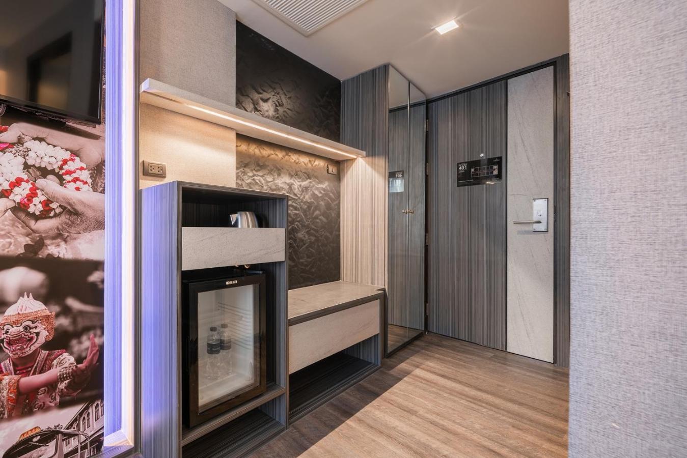 Aspira Gems Center Silom Hotel Банкок Стая снимка