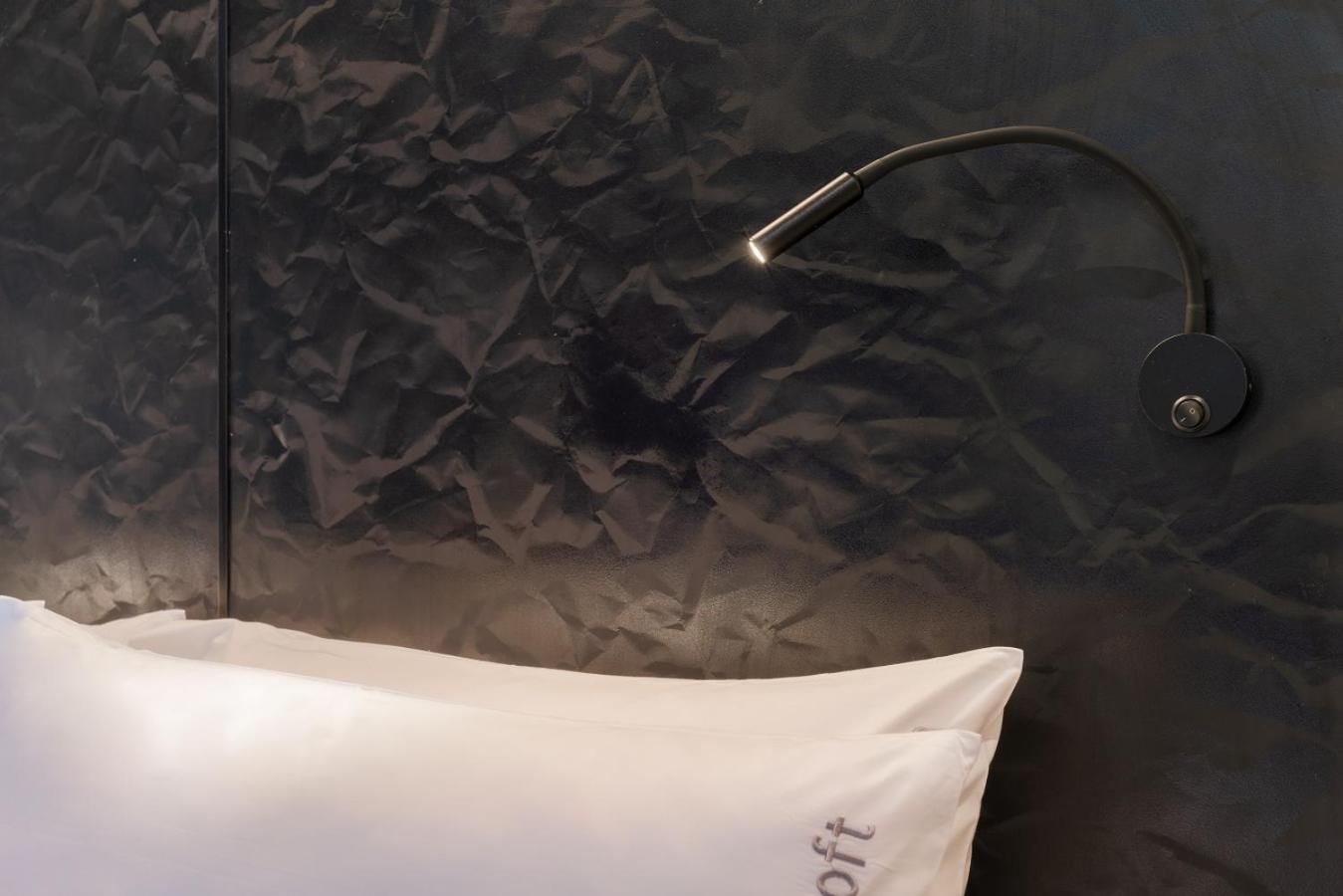 Aspira Gems Center Silom Hotel Банкок Стая снимка